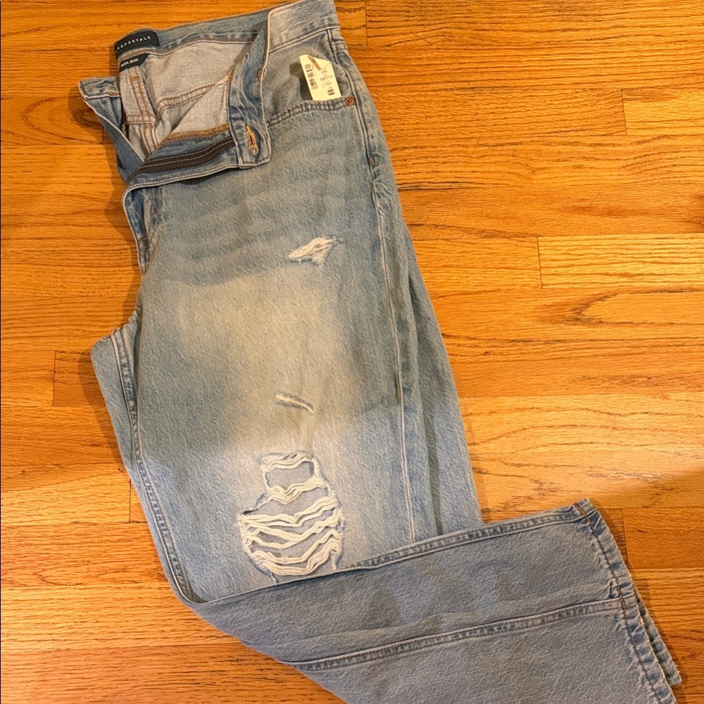 Aeropostale Women's High Rise Light Blue Jeans (Mom Jeans)